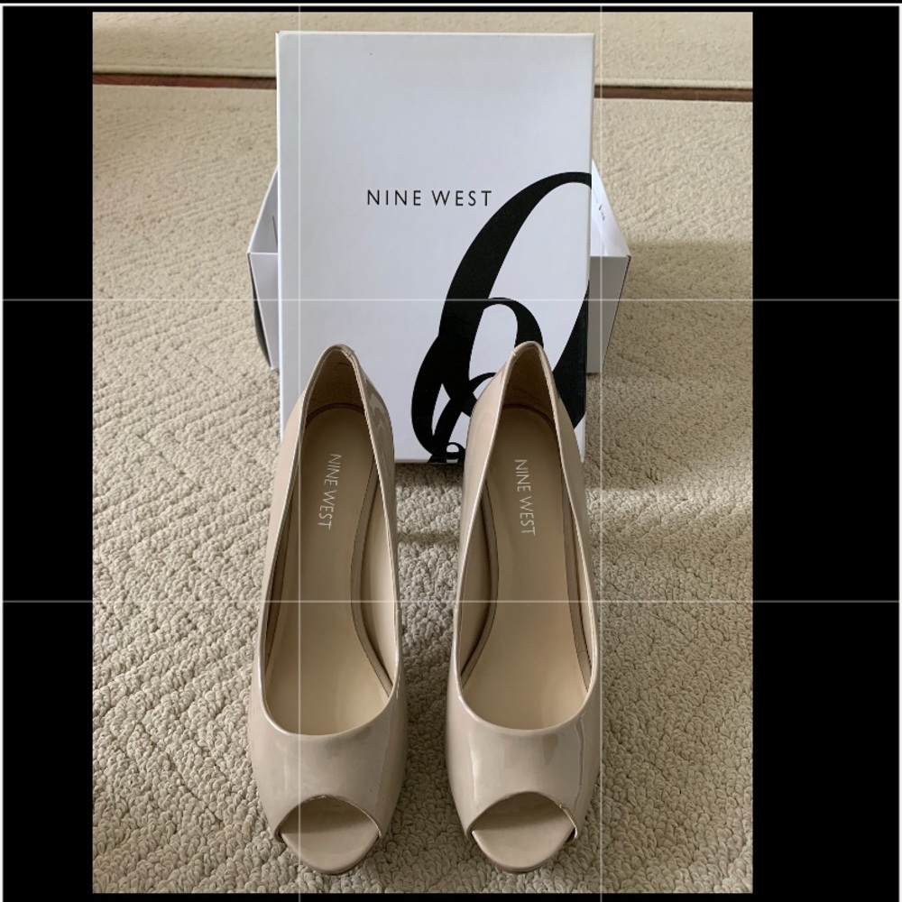 Nine West Size 6.5 Nude Patent Leather Heels